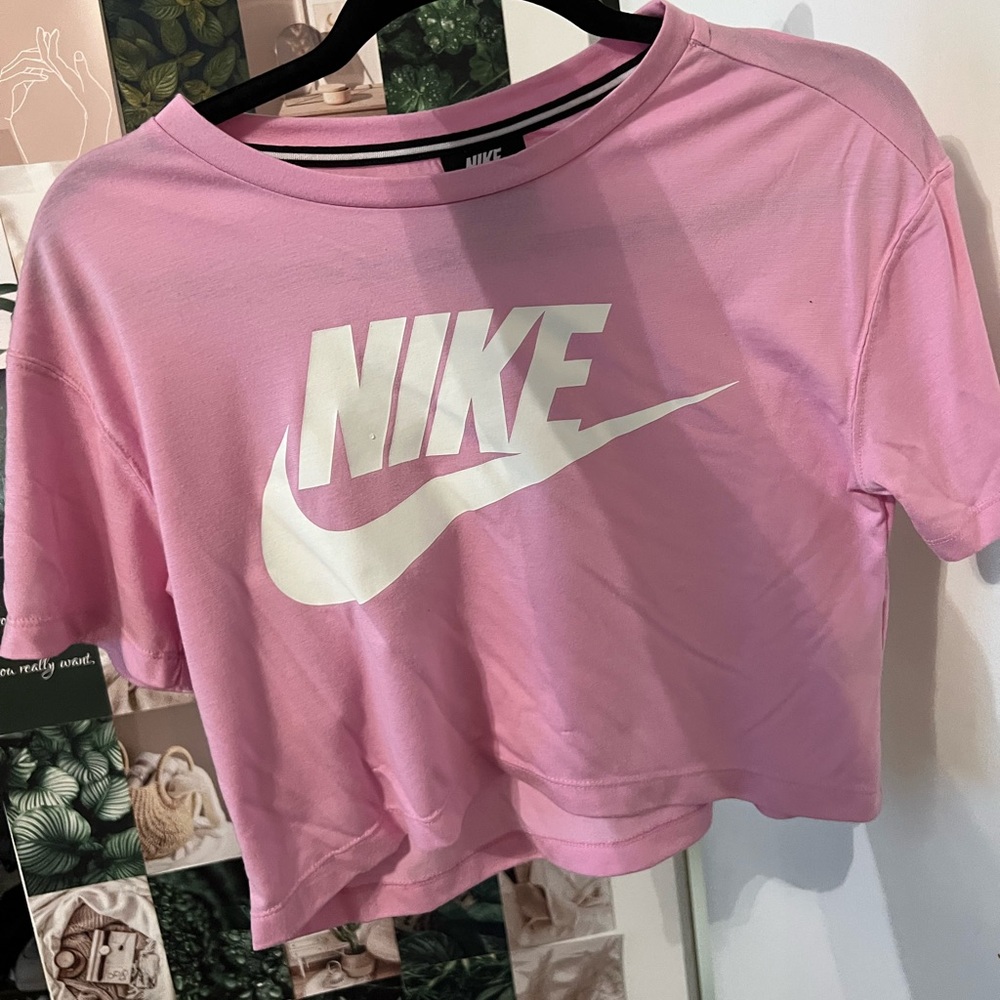 nike crop top